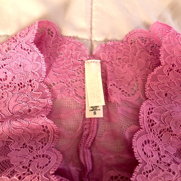 Victoria’s Secret Lace Hiphugger - Picture 5 of 5